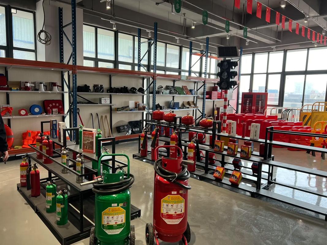 劳保之家 一站式采购劳保用品、交通设施、消防器材与办公耗材的专家